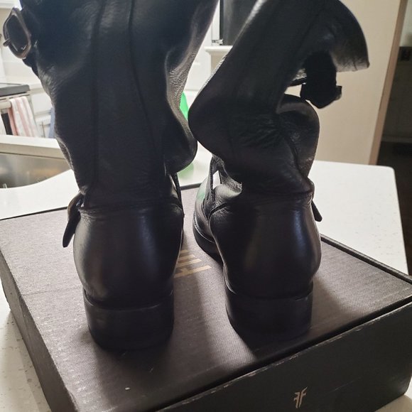 Frye Black Veronica Short Style#76509 Boots/Booties - Picture 2 of 7